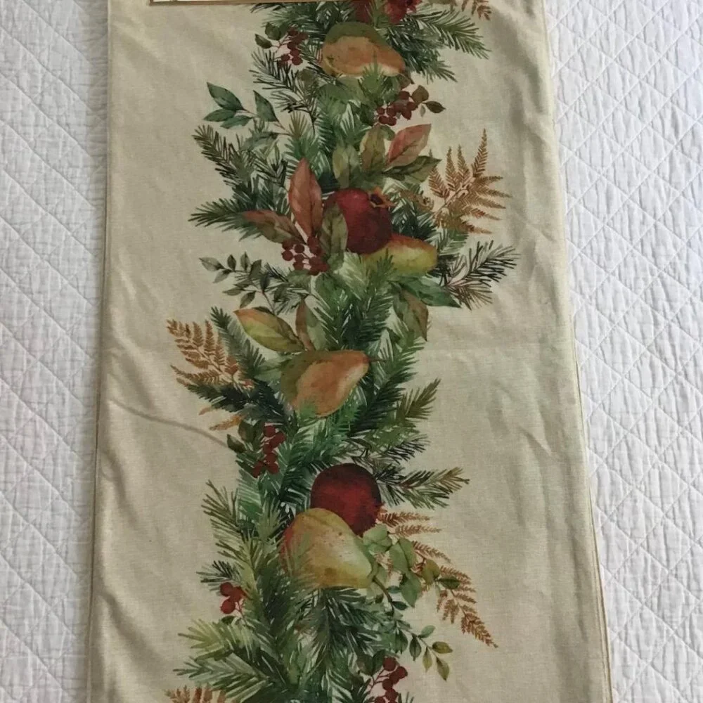 TABLE RUNNER French Farmhouse Lillian August 16
